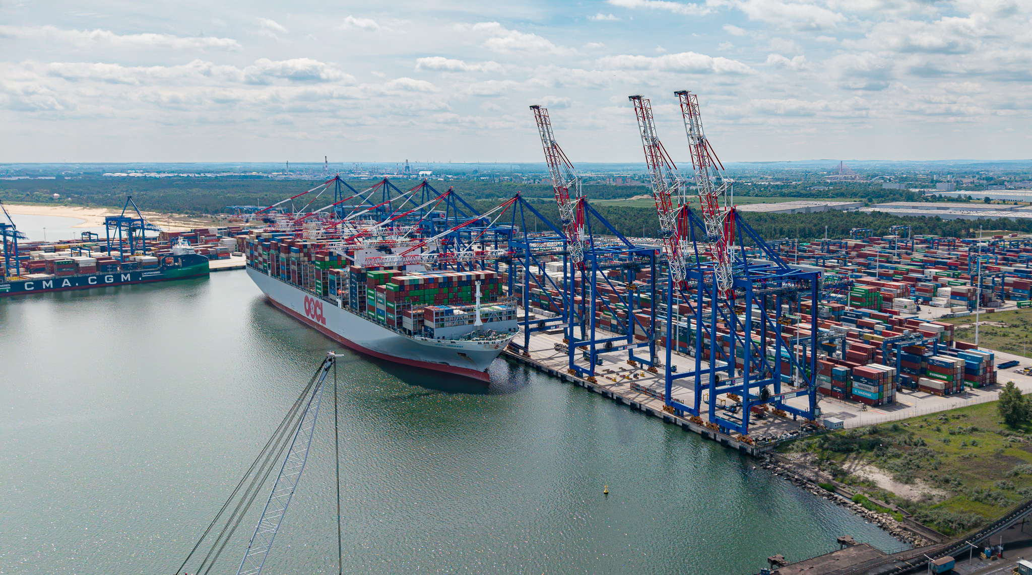 Baltic Hub Gdańsk z lotu ptaka, terminal, do którego wpływają ładunki klientów drobnicamorska.pl